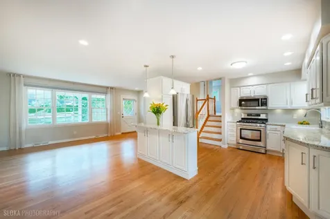 320 Deveron Circle Cary IL 60013