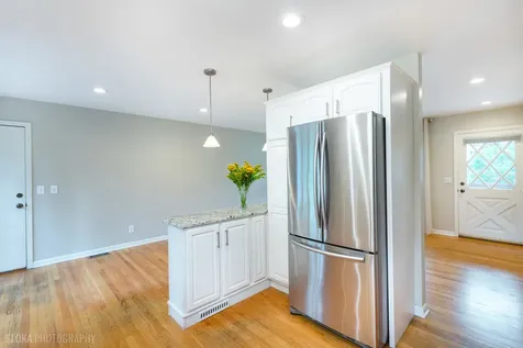 320 Deveron Circle Cary IL 60013
