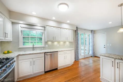 320 Deveron Circle Cary IL 60013