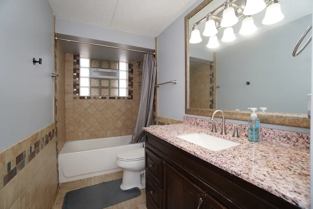 1003 South Euclid Avenue Elmhurst IL 60126