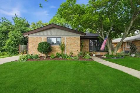2455 Belleview Avenue Westchester IL 60154