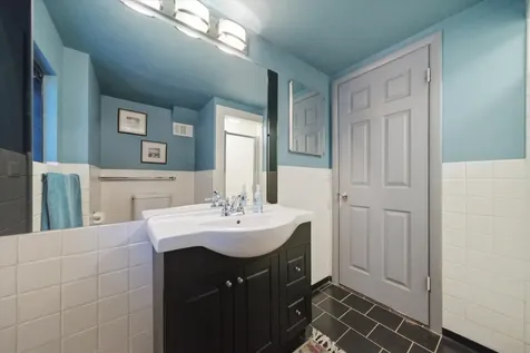 2455 Belleview Avenue Westchester IL 60154