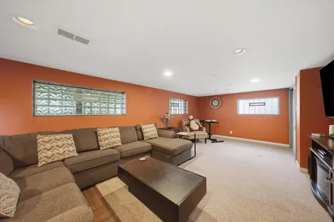 2455 Belleview Avenue Westchester IL 60154