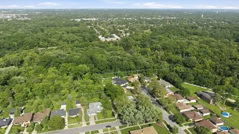 2455 Belleview Avenue Westchester IL 60154