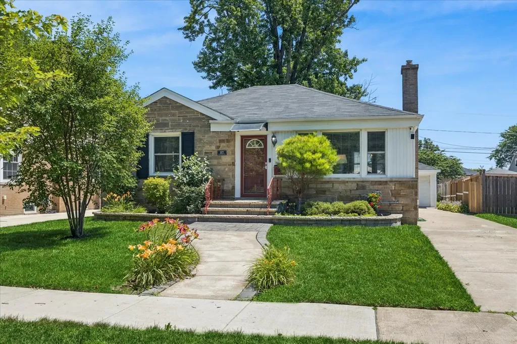1871 Hawthorne Avenue Westchester IL 60154