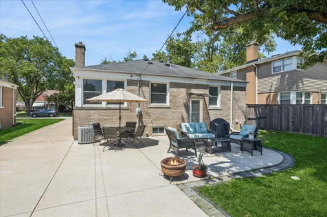 1871 Hawthorne Avenue Westchester IL 60154