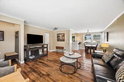 1871 Hawthorne Avenue Westchester IL 60154