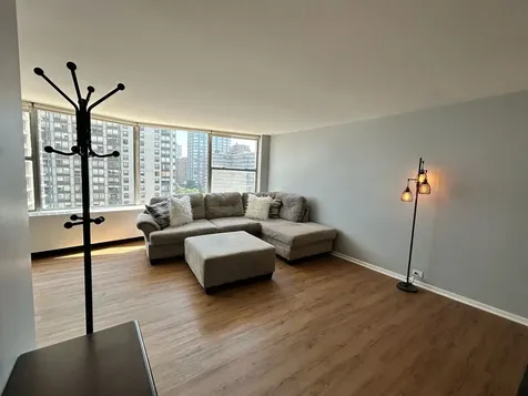5757 North Sheridan Road Chicago IL 60640