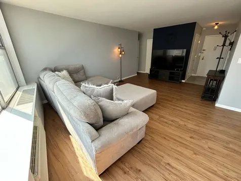 5757 North Sheridan Road Chicago IL 60640