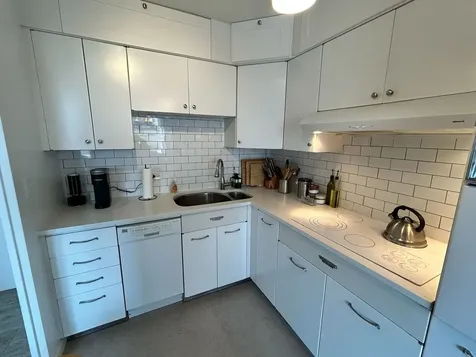 5757 North Sheridan Road Chicago IL 60640
