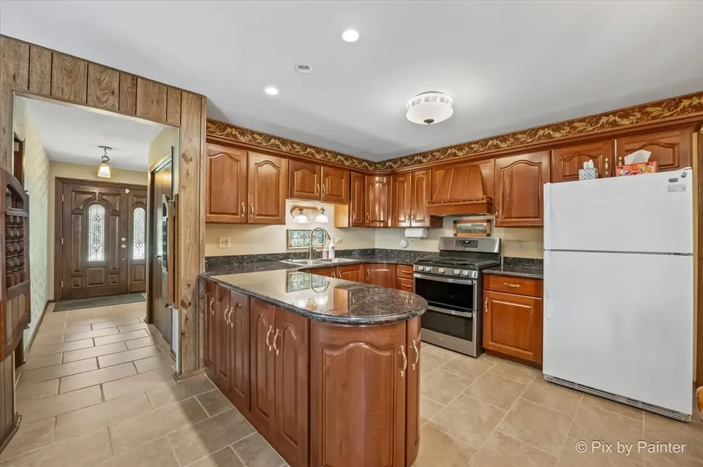 8535 Harvest Lane Darien IL 60561