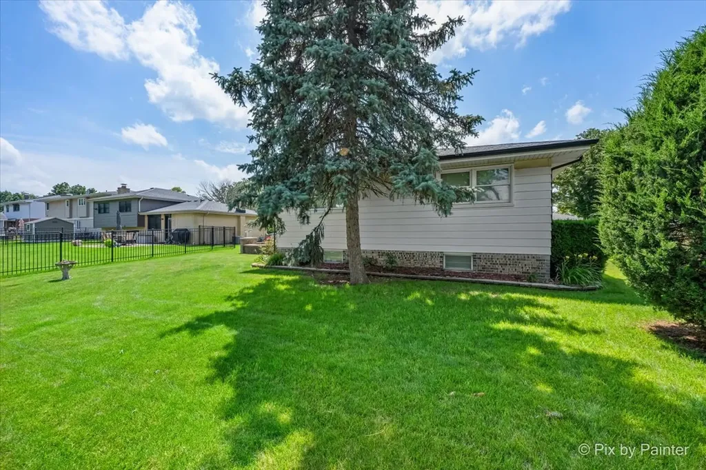 8535 Harvest Lane Darien IL 60561