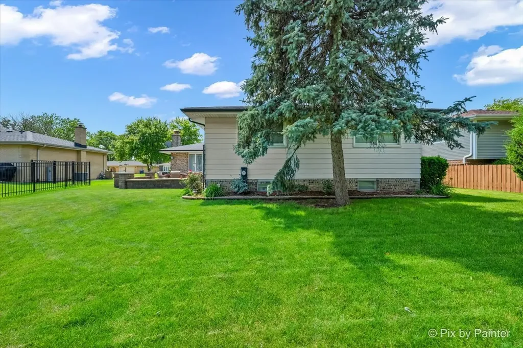 8535 Harvest Lane Darien IL 60561