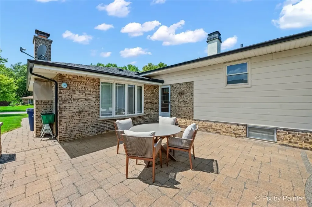 8535 Harvest Lane Darien IL 60561