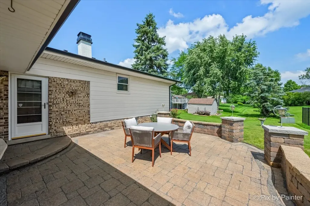 8535 Harvest Lane Darien IL 60561