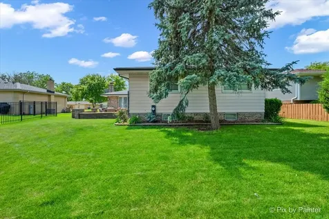 8535 Harvest Lane Darien IL 60561