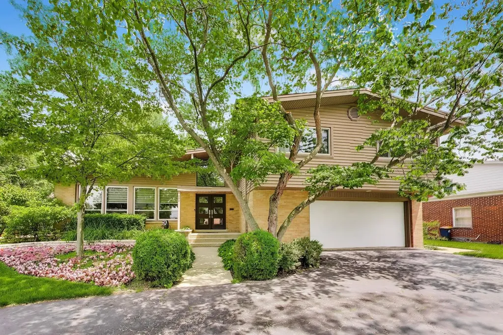 303 Charal Lane Highland Park IL 60035