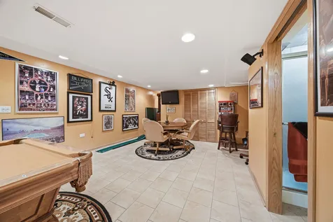 1249 West Parliament Street Crete IL 60417