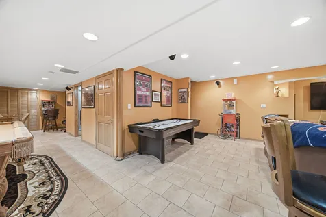 1249 West Parliament Street Crete IL 60417