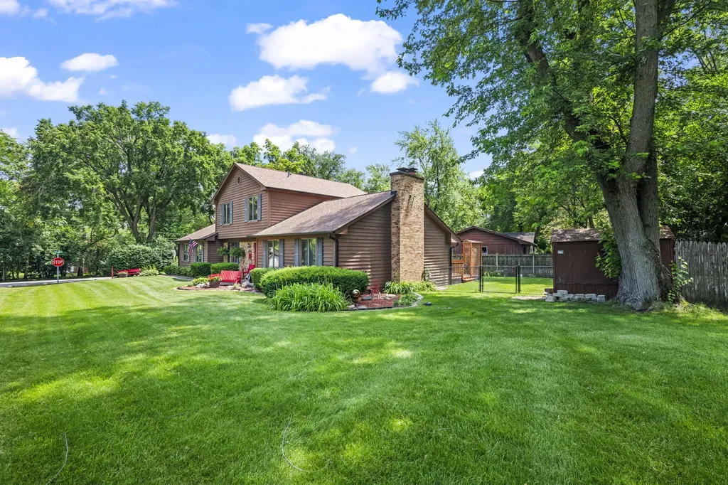 23880 North Overhill Drive Lake Zurich IL 60047