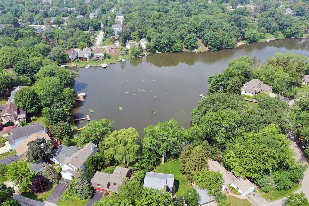 23880 North Overhill Drive Lake Zurich IL 60047