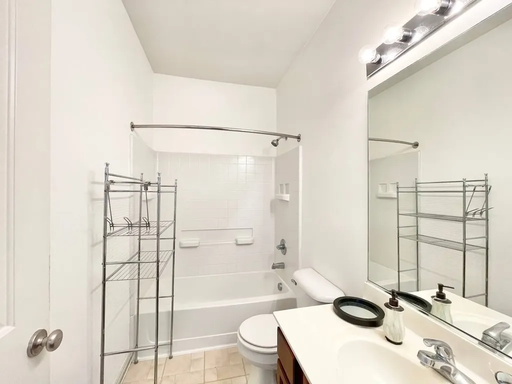 786 Four Seasons Boulevard Aurora IL 60504
