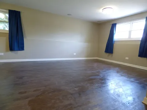 528 West Pheasant Court Round Lake Beach IL 60073