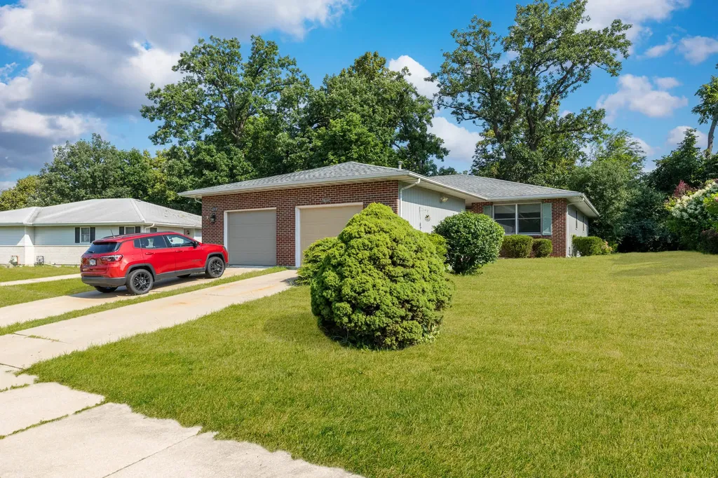 2516 Red Oak Trail Crest Hill IL 60403