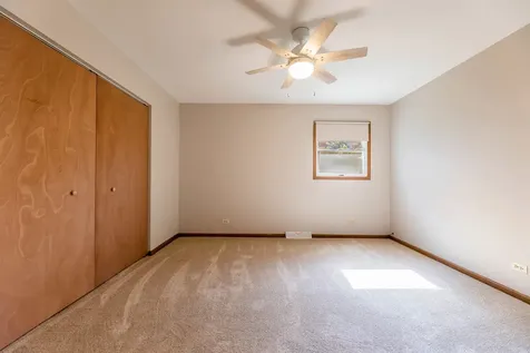 2516 Red Oak Trail Crest Hill IL 60403