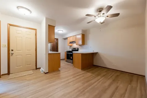 2516 Red Oak Trail Crest Hill IL 60403