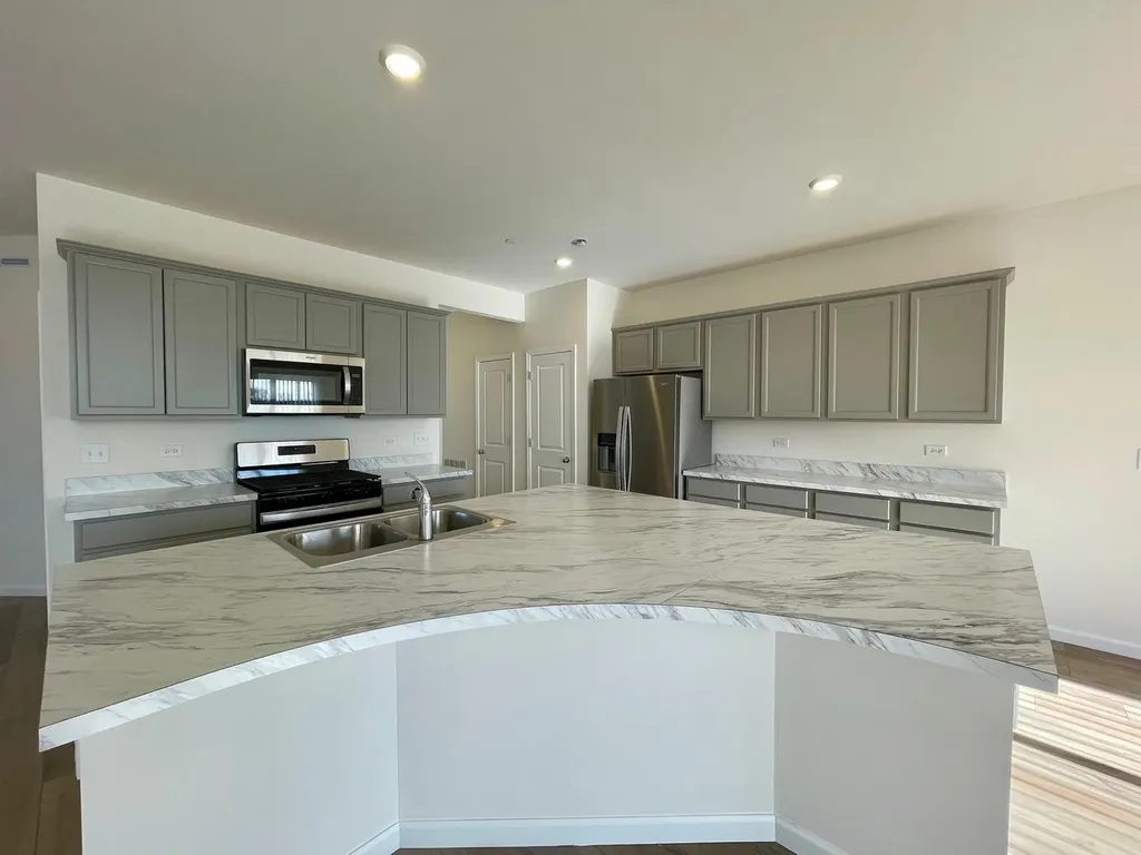2243 Horseshoe Circle Naperville IL 60564