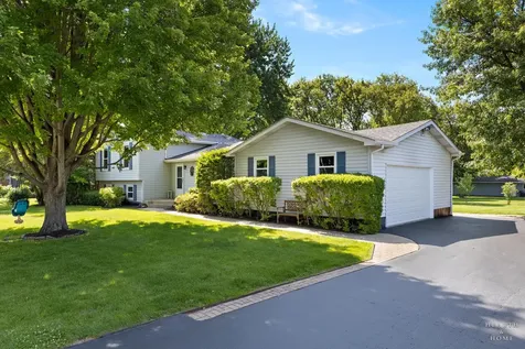1911 May Drive Johnsburg IL 60051