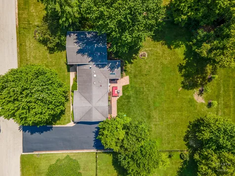 1911 May Drive Johnsburg IL 60051
