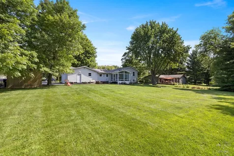 1911 May Drive Johnsburg IL 60051