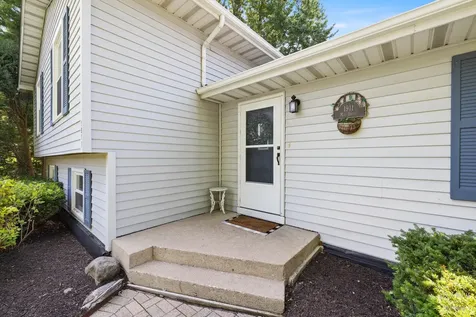 1911 May Drive Johnsburg IL 60051