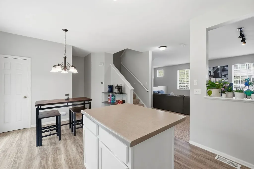 1874 Fredericksburg Lane Aurora IL 60503