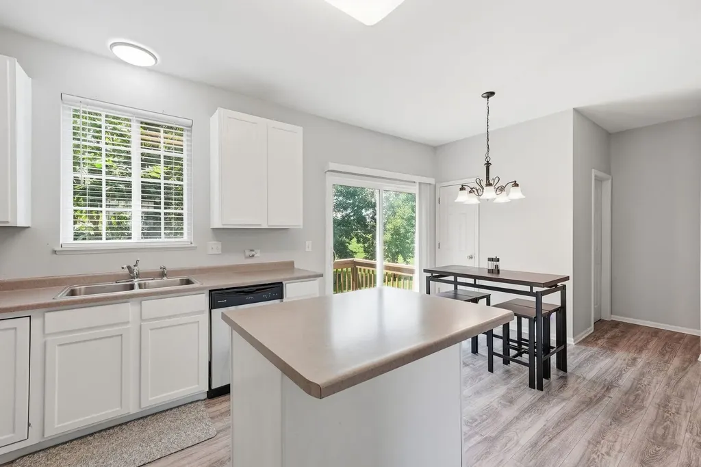 1874 Fredericksburg Lane Aurora IL 60503