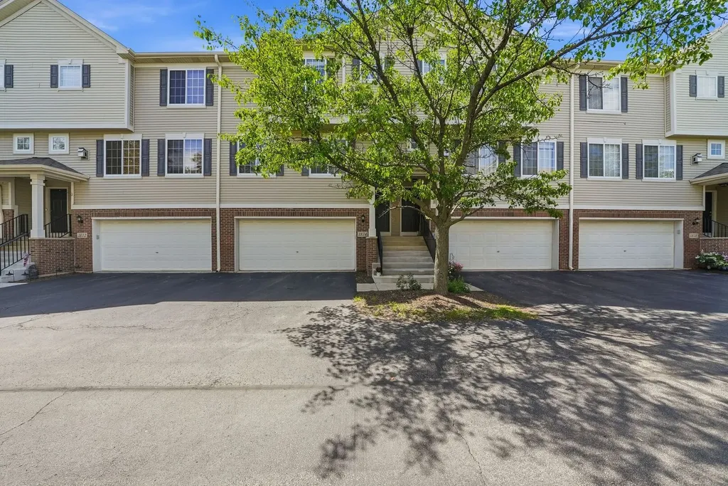 1874 Fredericksburg Lane Aurora IL 60503