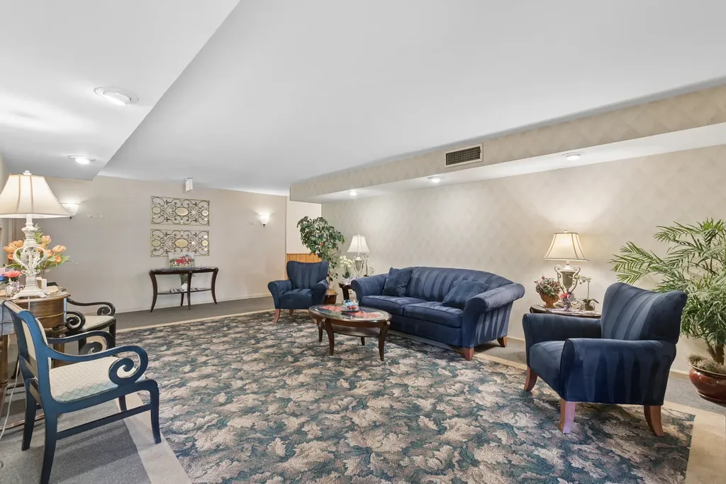 7510 Farmingdale Drive Darien IL 60561