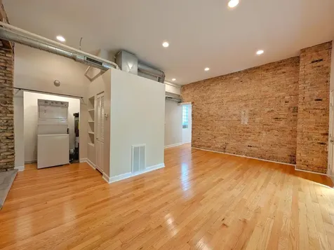 2048 West Evergreen Avenue Chicago IL 60622