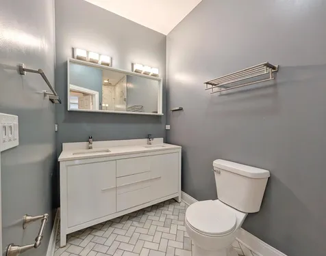 2048 West Evergreen Avenue Chicago IL 60622