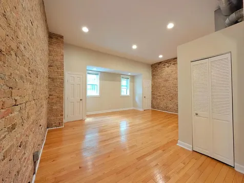 2048 West Evergreen Avenue Chicago IL 60622
