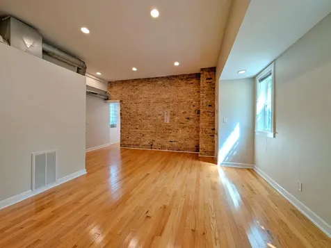 2048 West Evergreen Avenue Chicago IL 60622