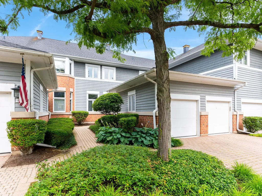 17 Mashie Court Woodridge IL 60517