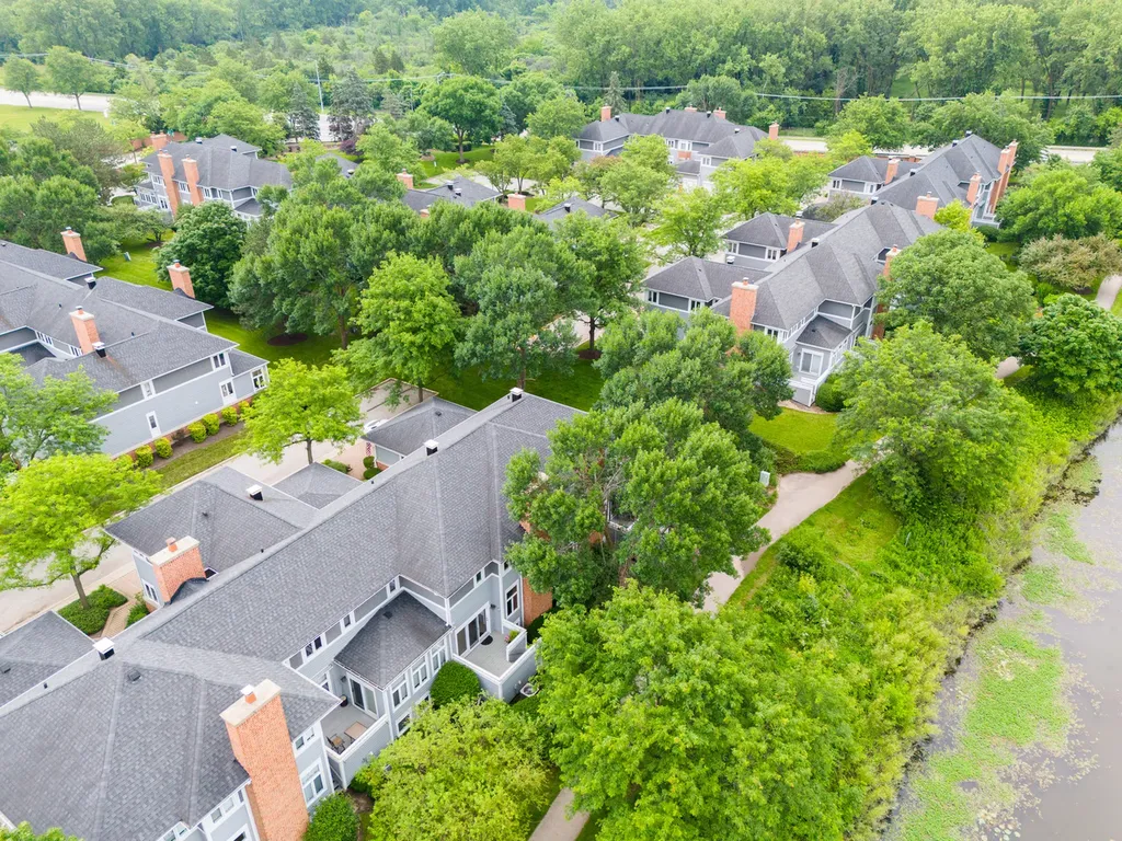 17 Mashie Court Woodridge IL 60517