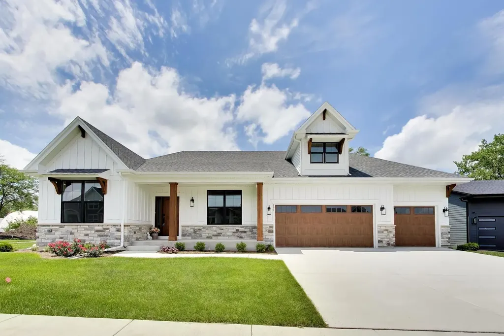 495 Cora Lane St. Charles IL 60174