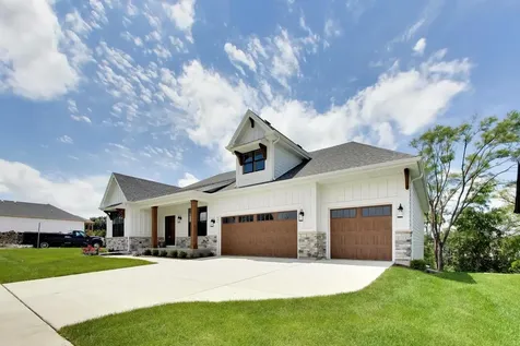 495 Cora Lane St. Charles IL 60174