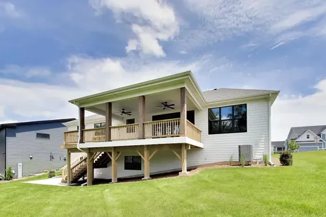 495 Cora Lane St. Charles IL 60174