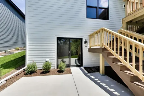 495 Cora Lane St. Charles IL 60174