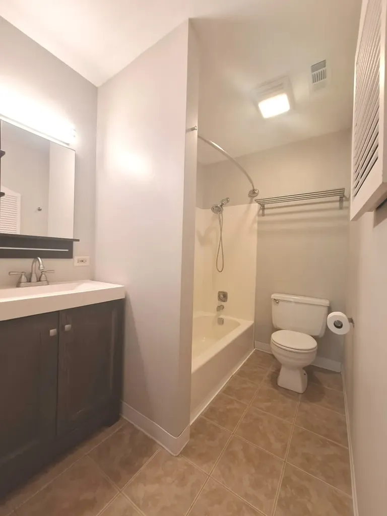 1482 Stonebridge Circle Wheaton IL 60189